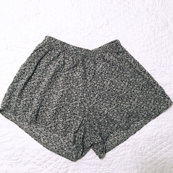 Brandy Melville Shorts Brandy Melville Flowy Green Floral Shorts Poshmark